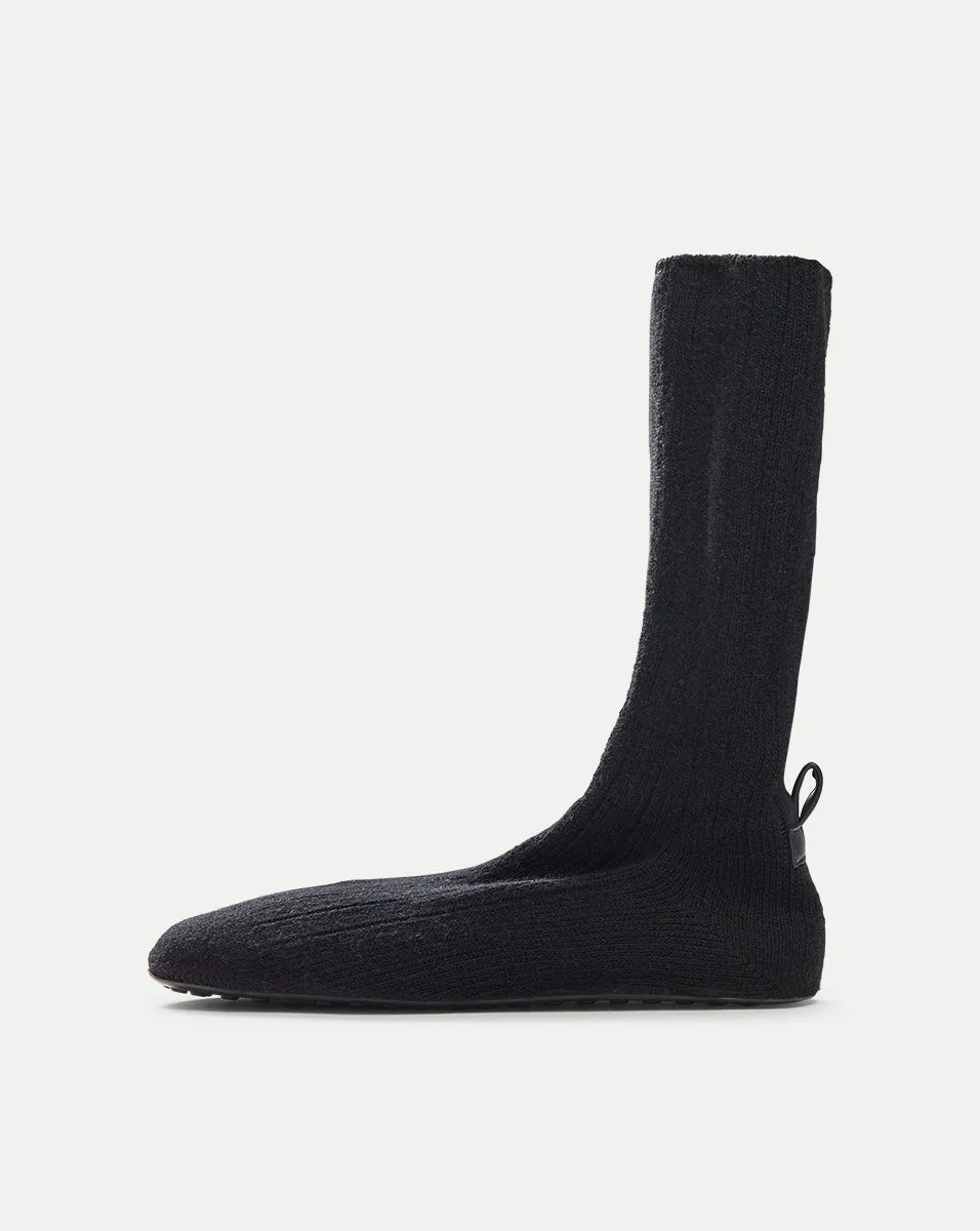 Flexible Knit Shoe