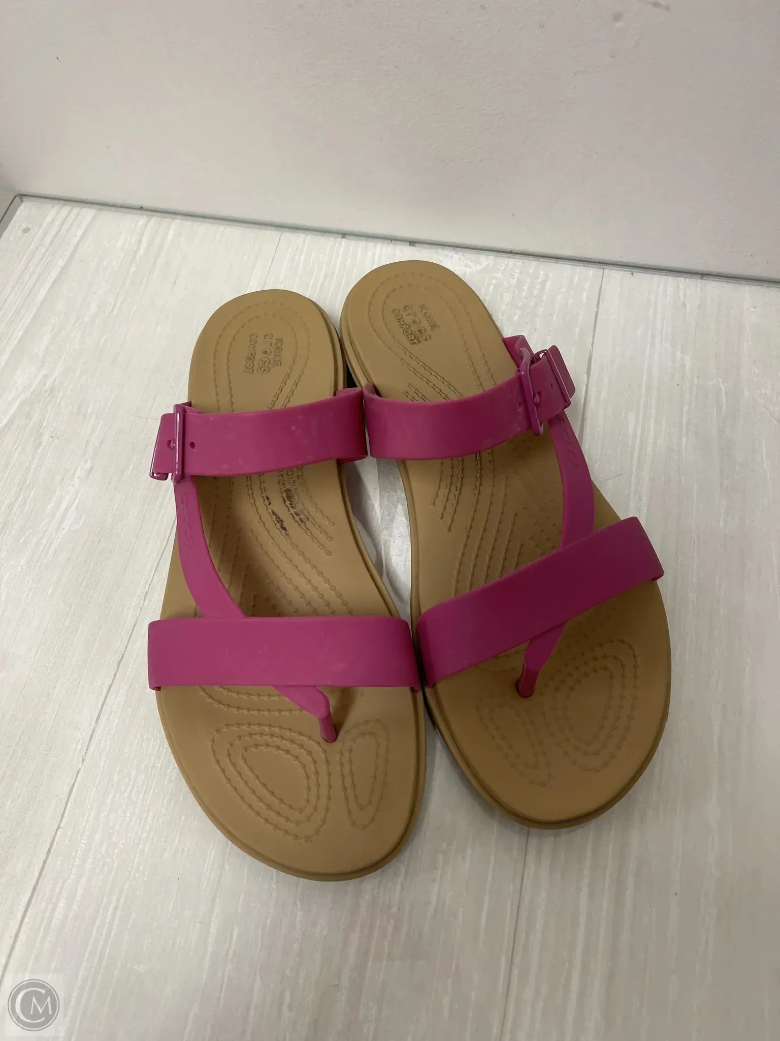 Sandals Flats By Crocs In Pink, Size: 9