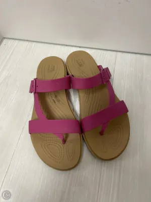 Sandals Flats By Crocs In Pink, Size: 9